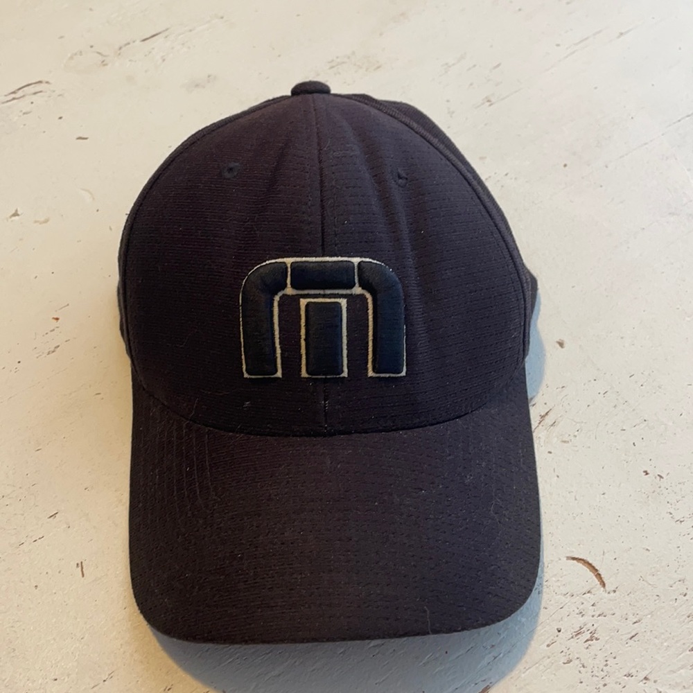 Travis Mathew Black Flexfit Golf Hat Cap - L-XL